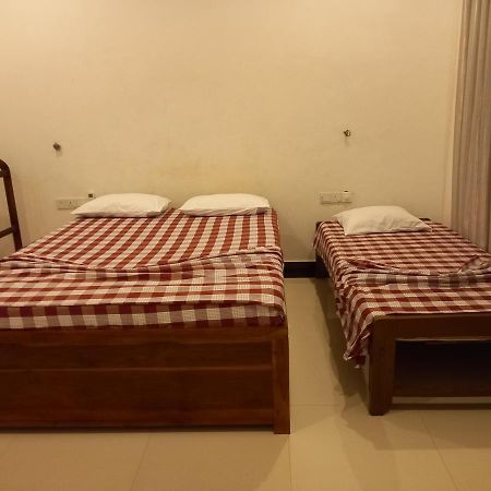 Hotel Krish カルクダ エクステリア 写真